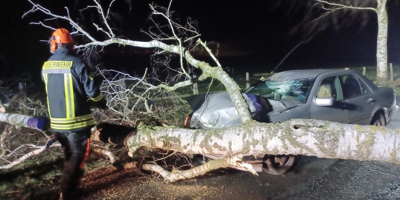 FFW Fredenbeck: Feuerwehreinsätze in der Samtgemeinde Fredenbeck aufgrund der Wetterlage - Foto: presseportal.de