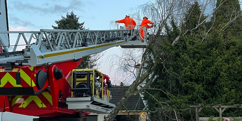 FW-E: Sturm über Essen - Feuerwehr im Dauereinsatz - Foto: presseportal.de