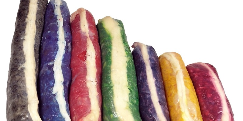 Politisches Farbenspiel auf dem Grill / Wählen an Urne und Wursttheke - Foto: presseportal.de