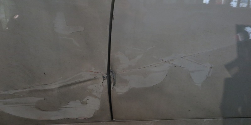 POL-KLE: Kevelaer - Geparkter Pkw stark beschädigt / Unfallflucht / Polizei sucht Zeugen - Foto: presseportal.de