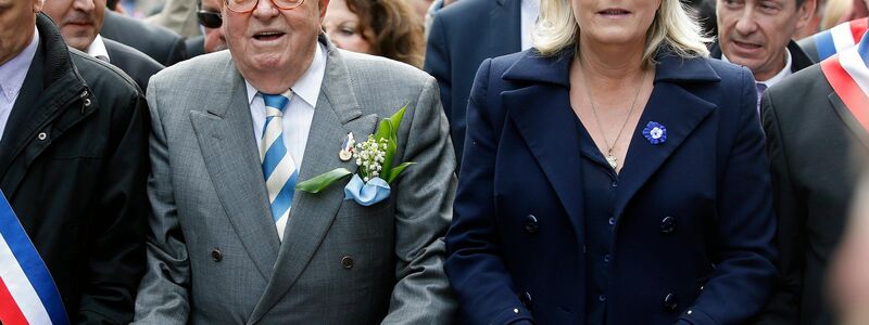 Das Verhältnis zwischen Marine und Jean-Marie war lange Zeit schwierig. (Archivbild) - Foto: Yoan Valat/EPA/dpa