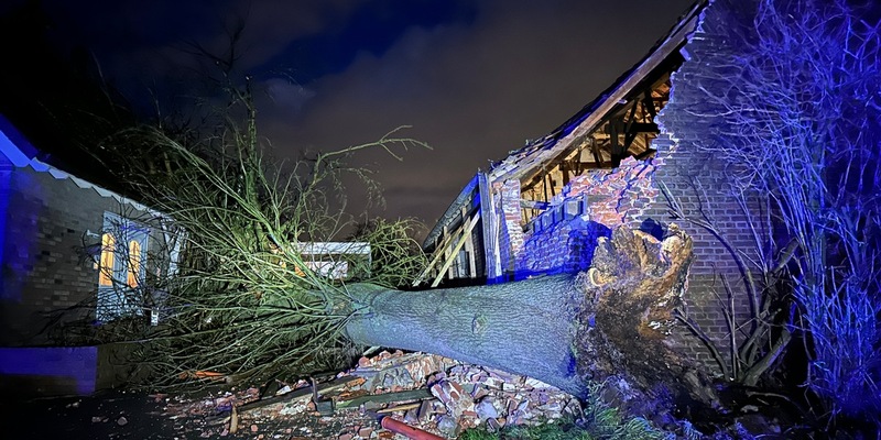 FFW Schwalmtal: Sturmtief sorgt für zahlreiche Einsätze - Feuerwehr Schwalmtal rund zehn Stunden im Einsatz - Foto: presseportal.de