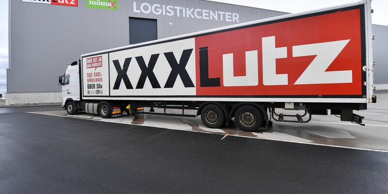 XXXLutz zählt zu den weltweit größten Möbelhändlern. - Foto: Martin Schutt/dpa-Zentralbild/dpa