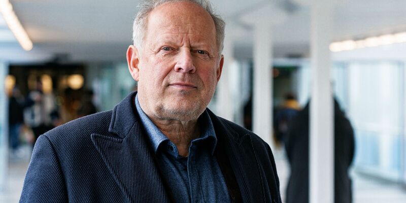 Axel Milberg ermittelt ein letztes Mal in Kiel. - Foto: Markus Scholz/dpa