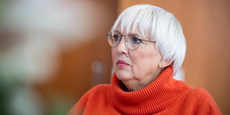 Kulturstaatsministerin Claudia Roth will das Verfahren zur Rückgabe von NS-Raubgut reformieren. (Archivbild) - Foto: Hannes Albert/dpa