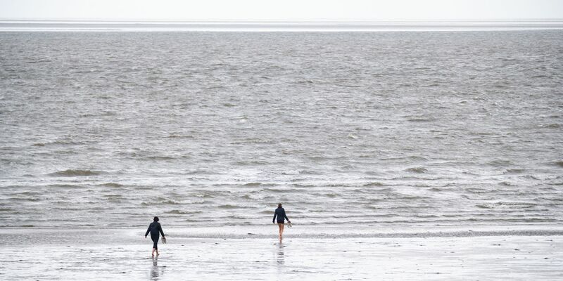 Das Bundesamt für Seeschifffahrt und Hydrographie hat für Nord- und Ostsee überdurchschnittlich hohe Temperaturen des Oberflächenwassers ermittelt. - Foto: Jonas Walzberg/dpa