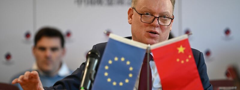 EU-Kammer-Präsident Eskelund warnte vor hohen Kosten und schwindender Effizienz, wenn EU-Firmen in Geschäft in China isolieren müssen. - Foto: Johannes Neudecker/dpa