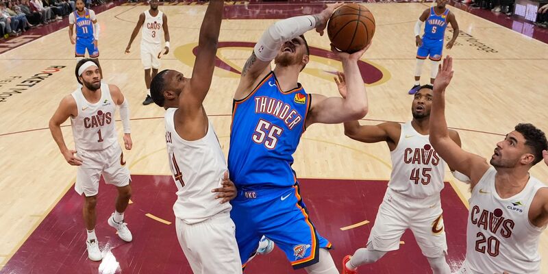 Isaiah Hartenstein (M.) machte ein starkes Spiel. - Foto: Sue Ogrocki/AP/dpa
