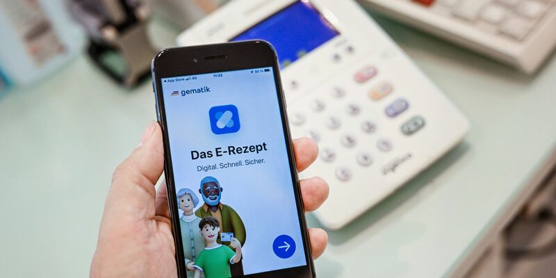 E-Rezepte werden gern bei Online-Apotheken eingelöst.  - Foto: Jens Kalaene/dpa/dpa-tmn