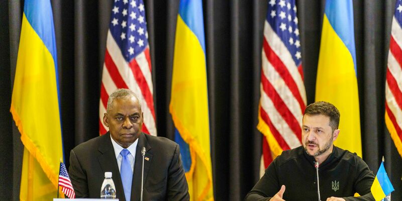 Außer US-Verteidigungsminister Austin (l.) und Selenskyj wurden auch etwa Bundesverteidigungsminister Boris Pistorius (SPD) und Nato-Generalsekretär Mark Rutte erwartet. (Archivbild) - Foto: Andreas Arnold/dpa