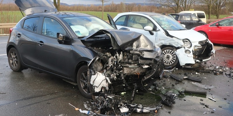 POL-HX: Zwei Personen nach Zusammenstoß verletzt - Foto: presseportal.de