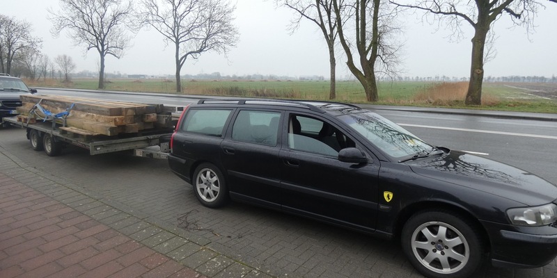 POL-CUX: Gefährliche Beladung eines Anhängers mit massiver Überschreitung der Anhängelast in Cuxhaven (Foto im Anhang) - Foto: presseportal.de