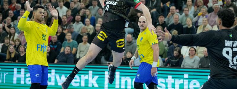 Nationaltorhüter Andreas Wolff brüllte seinen Frust durch die Halle.  - Foto: Soeren Stache/dpa