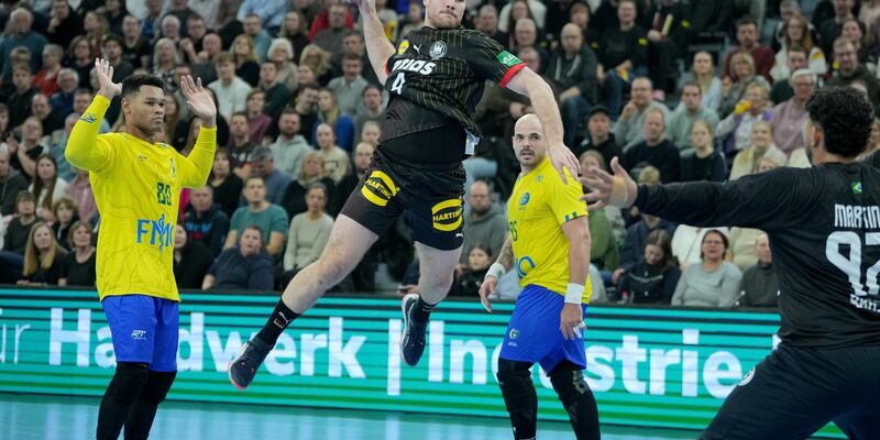 Torhüter Andi Wolff beschwerte sich lautstark über den Auftritt seiner Mitspieler. - Foto: Soeren Stache/dpa