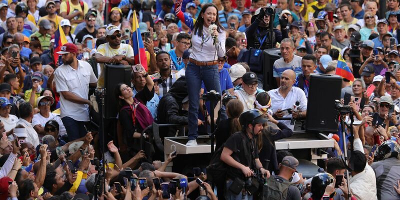 Venezuelas Oppositionsführerin María Corina Machado ist bei ihrem ersten öffentlichen Auftritt seit Monaten nach Angaben der Opposition gewaltsam abgefangen und entführt worden. - Foto: Jesus Vargas/dpa