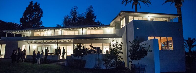 Das Thomas Mann Haus in Los Angeles bei seiner Eröffnung 2018, nachdem es die Bundesrepublik gekauft hatte. (Foto Archiv)  - Foto: Bernd von Jutrczenka/dpa