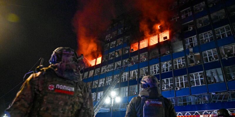 Russische Fliegerbomben tragen nach UN-Einschätzung zu steigenden Opferzahlen unter Zivilisten im Ukraine-Krieg bei. - Foto: -/Ukrinform/dpa