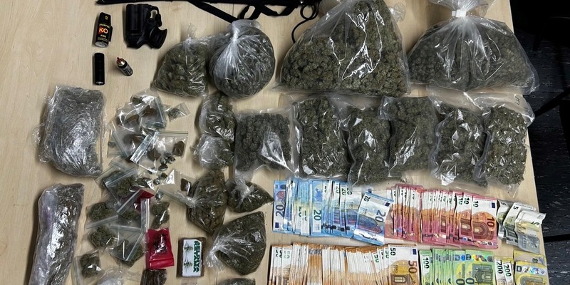 POL-E: Essen: Fensterverkauf von Drogen endet mit Festnahme - Untersuchungshaft angeordnet - Foto: presseportal.de