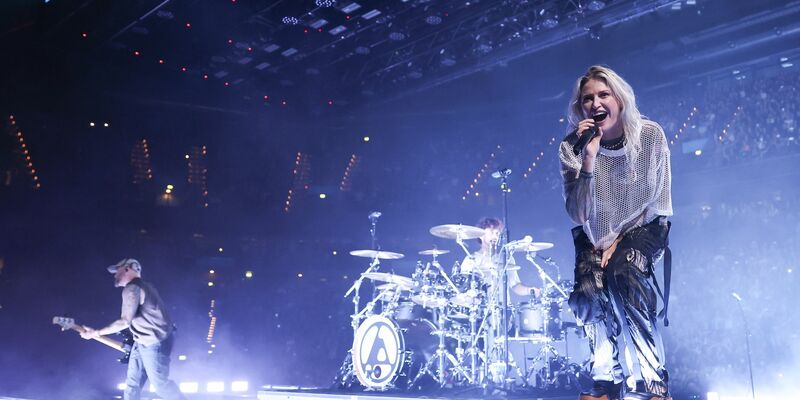 Emily Armstrong von der Band Linkin Park 2024 bei einem Konzert in Hamburg (Foto: Archiv) - Foto: Christian Charisius/dpa