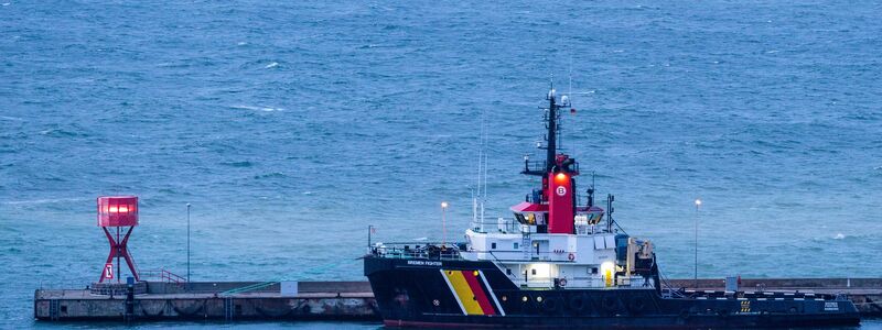 In der Ostsee ist ein Schiff nicht mehr steuerungsfähig - andere Schiffe halfen. (Archivbild) - Foto: Jens Büttner/dpa