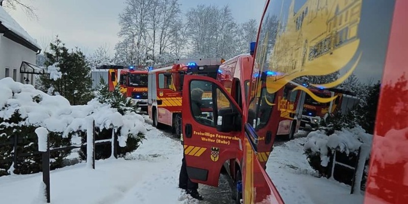 FW-EN: Wetter - Schnee sorgt auch heute für Einsätze der Feuerwehr Wetter (Ruhr) - Foto: presseportal.de