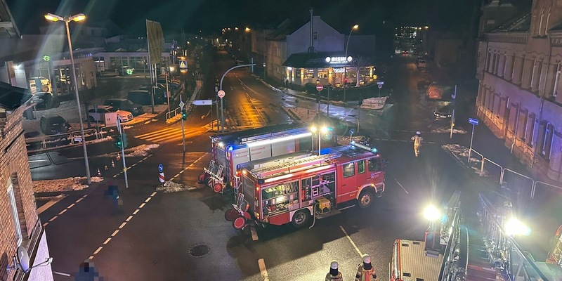 FW Helmstedt: Feuer mit Personenrettung, Braunschweiger Tor. - Foto: presseportal.de