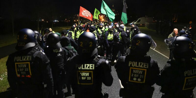 In Riesa werden Tausende Demonstranten gegen den Bundesparteitag der AfD erwartet.  - Foto: Jan Woitas/dpa