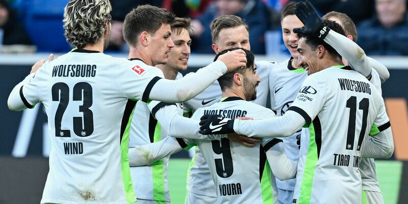 Hoffenheim mit Arthur Chaves (re.) in Bedrängnis - Foto: Uwe Anspach/dpa