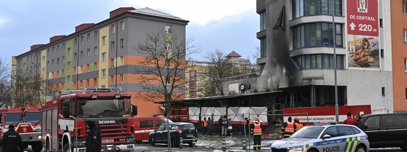 Bei einer Explosion und einem Brand in einem Restaurant in Tschechien sind sechs Menschen ums Leben gekommen. (Foto aktuell) - Foto: Hájek Ondøej/CTK/dpa