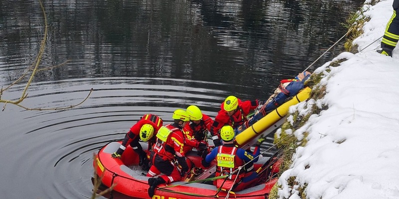 FW Königswinter: Hilfsorganisationen proben Personenrettung im Gelände - Foto: presseportal.de