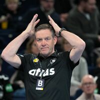 Alfred Gislason misst dem Dänemark-Spiel nicht allzu viel Bedeutung bei.  - Foto: Soeren Stache/dpa