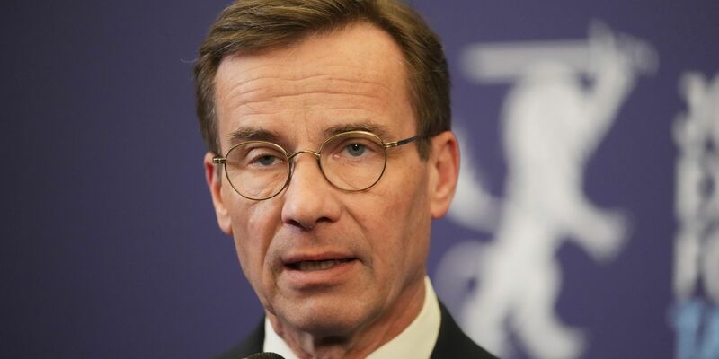 Der schwedische Regierungschef Kristersson will vorsätzliche Beschädigungen an Unterseekabeln in der Ostsee nicht dulden. (Archivbild) - Foto: Sergei Grits/AP/dpa