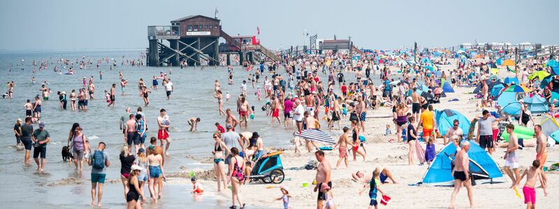  Im Zeitraum von Januar bis November erzielte der Deutschland-Tourismus einen Rekord. - Foto: Daniel Bockwoldt/dpa