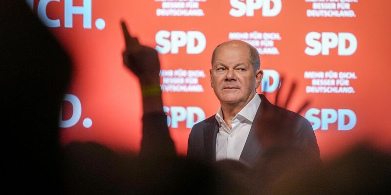 Weiteres Geld für Waffenlieferungen in die Ukraine soll es laut Kanzler Scholz nur unter einer Bedingung geben. - Foto: Kay Nietfeld/dpa