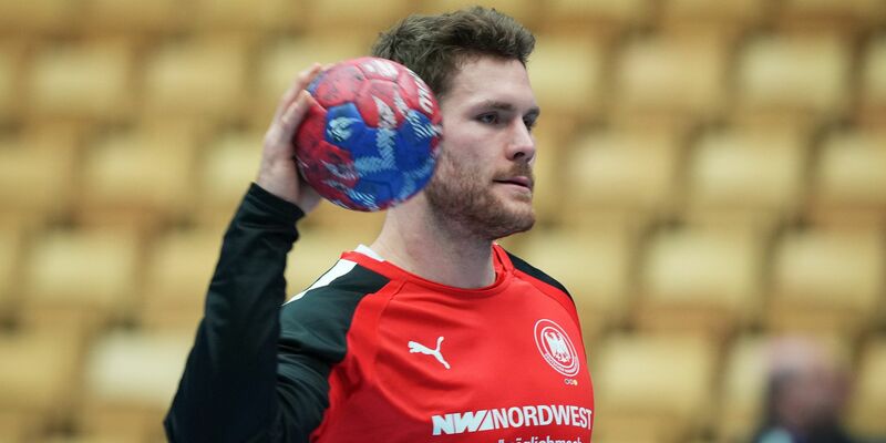 Will mit der DHB-Auswahl an den olympischen Silber-Coup anknüpfen: Bundestrainer Alfred Gislason. - Foto: Soeren Stache/dpa