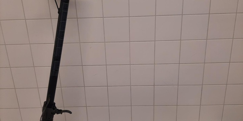 BPOLI DD: Zwei Männer mit gestohlenem E-Scooter im Hauptbahnhof Dresden festgestellt - Foto: presseportal.de