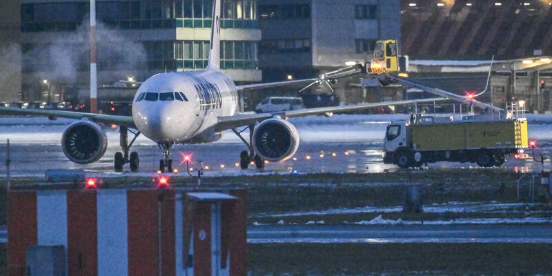 Gefrierender Regen hat in Stuttgart den Luftverkehr beeinträchtigt. (Archivbild) - Foto: Marius Bulling/onw-images/dpa