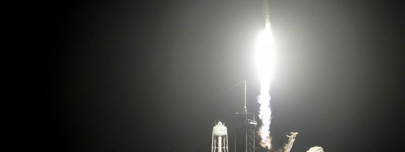 Die US-Raumfahrtbehörde Nasa arbeitet mit zahlreichen privaten Firmen zusammen: unter anderem mit SpaceX für Raketenstarts, aber auch für Mondlandungen. - Foto: John Raoux/AP/dpa