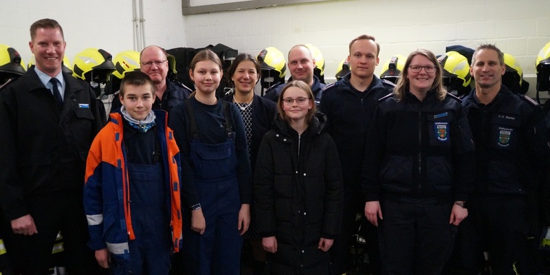 FW Wathlingen: Jahreshauptversammlung der Jugendfeuerwehr Adelheidsdorf-Großmoor - Neue Jugendsprecher gewählt und neue Bekleidung erhalten - Foto: presseportal.de