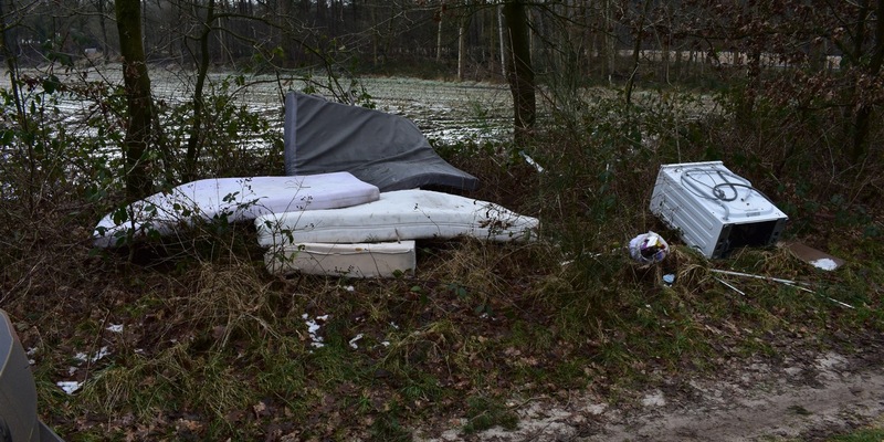 POL-EL: Lünne - Abfall illegal entsorgt - Hinweise gesucht - Foto: presseportal.de
