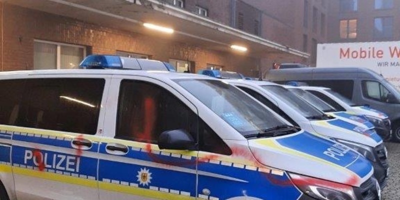 BPOL NRW: 20-Jährige beschädigt mehrere Dienstfahrzeuge der Bundespolizei in Düsseldorf - Bundespolizei ermittelt - Foto: presseportal.de
