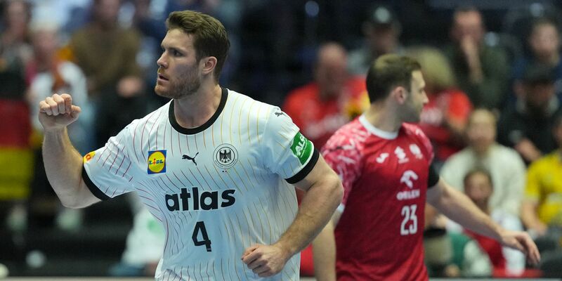 Andreas Wolff strebt mit den deutschen Handballern gegen die Schweiz den zweiten Vorrundensieg bei der WM an. - Foto: Sören Stache/dpa