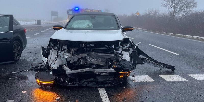POL-DN: Verkehrsunfall auf der L33 - Zwei Personen leicht verletzt - Foto: presseportal.de