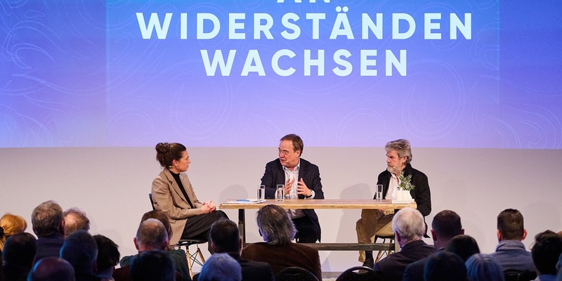 Selbstmächtigkeit statt Selbstzweifel / Reinhold Messner und Armin Laschet diskutierten auf Einladung der Brost-Stiftung über Motivation durch Widerstände - Foto: presseportal.de