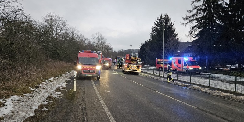 FW-EN: Verpuffung in einem Gebäude - Alarm für alle Einheiten der Feuerwehr Wetter (Ruhr) - Foto: presseportal.de