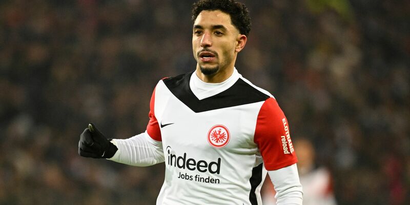 Ägyptens Stürmer Marmoush steht am Freitag nicht im Kader von Eintracht Frankfurt. - Foto: Gregor Fischer/dpa