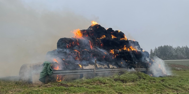 POL-PDKL: Heuballen in Brand - Feuerteufel unterwegs? - Foto: presseportal.de