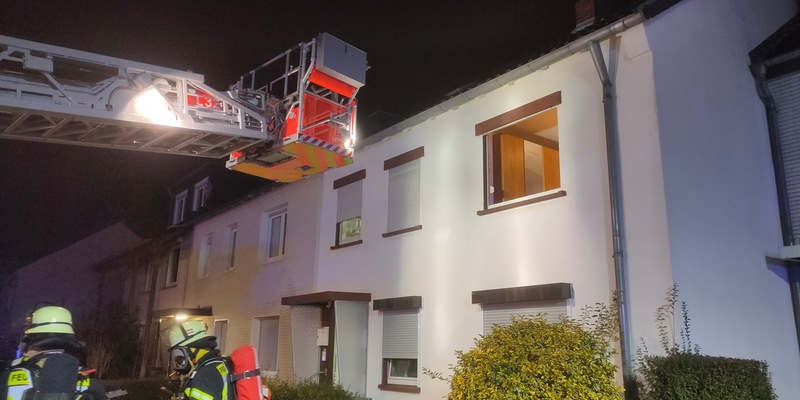 FW-BN: Kellerbrand in Bonn-Duisdorf - Spektakuläre Rettung von Mutter und Kleinkind durch aufmerksame Nachbarn - Foto: presseportal.de