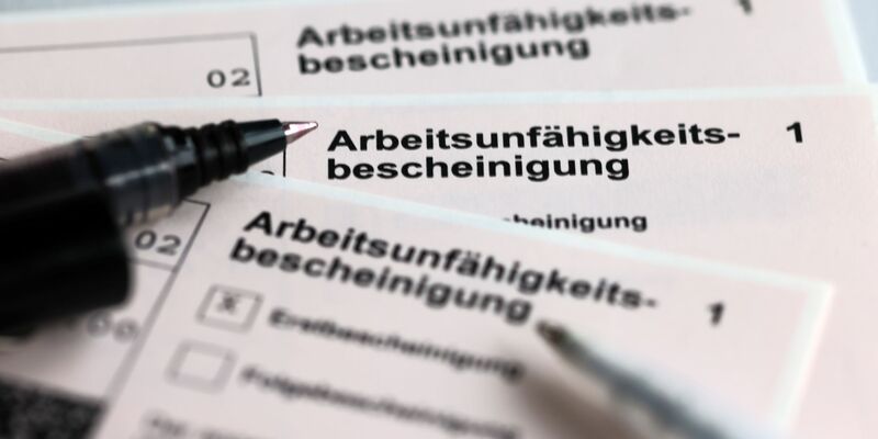 Eigentlich gesund und trotzdem krankgemeldet ? das hat mehr als jeder Vierte schon einmal getan. (Symbolbild) - Foto: Jens Büttner/dpa/dpa-tmn