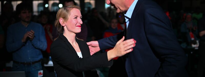 Die Linken-Vorsitzende Ines Schwerdtner stellt klar: Regieren ist erstmal nicht das Ziel. (Archivbild) - Foto: Sebastian Christoph Gollnow/dpa
